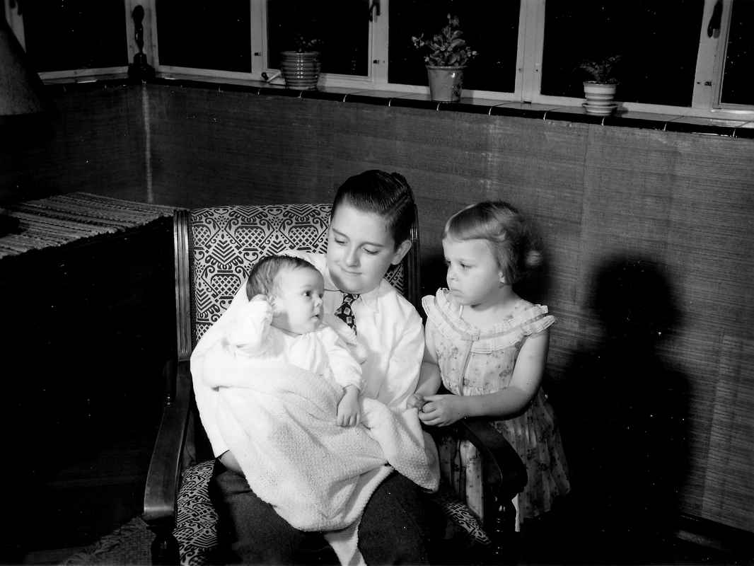 young paul and his younger siblings